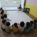 [XR생활영어]Who is it?/I love my family👨‍👩‍👧‍👦 이미지