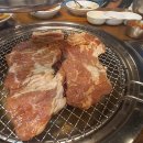 고기 굽는 남자 이미지