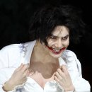 웃는남자 이미지