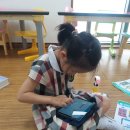 로봇이 움직이는 도서관 이미지