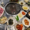 황금돼지뒷고기 이미지