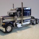 DCP BLUE W/OFF WHITE STRIPE PETERBILT 379 63"BUNK 1/64 이미지