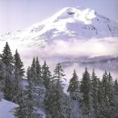 喷火口湖在美国俄勒冈州 - Crater Lake in Oregon USA 이미지