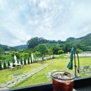 연곡리 주차장 | 진천군 카페, 만뢰산의 초록풍경이 있는 카페, "카페 연곡리"