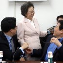 [편의점 칼럼] 한국당, 참을 수 없는 존재의 역겨움 이미지