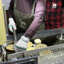 씨앗마을 | [전주] 풍남문 씨앗호떡 후기 + 전주국제영화제 관람 꿀팁 (야외 상영 감성 미쳤다)