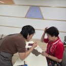 단원구노인복지관 | [재능기부봉사단] 서호노인복지관 어르신 가죽공예수업