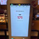 롯데지알에스(주) 크리스피크림도넛 | [서울 맛집] 크리스피크림도넛 첫째주 수요일 1+1 도넛구매후기 ,스트로베리 도넛 신메뉴 🍓