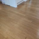 성남 분당 거실 매트 깔아둔 자리에 스티커 끈끈이 자국 제거 후기