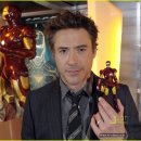 [로버트 다우니 주니어]Brings Iron Man to Toy Fair 이미지