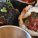 노른자분식 | 도산분식 도산공원점, 강남 분식 맛집의 새로운 기준! 육회김밥부터 무침만두까지 완벽 후기