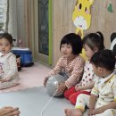 4월 20일 멋진반 - 알파벳 c를 배워요. 꽃씨를 뿌릴때 보았던 친구들🙈💛 이미지