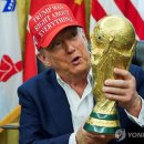 트럼프, 야당텃밭에 &#34;월드컵·올림픽 개최 무산시킨다&#34; 위협 이미지