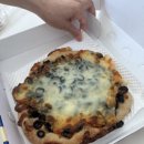 올리브언니 | 송도 카페 맛집 베이커리율교 바질 올리브 피자 내돈내산 후기