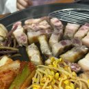 바로잘돼지 | 솥뚜껑 위에 펼쳐지는 예술! 오산 '잘돼지 솥뚜껑삼겹살'에서 즐긴 겉바속촉 삼겹살+막창 꿀조합 후기