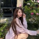 그룹 아이브(IVE)의 멤버 장원영, 꽃보다 아름다운 미모…핑크빛 '인간꽃' 등극 이미지