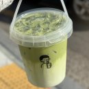 1리터(1L)커피특별시영천점 | 디저트39 버켓말차크림라떼 신메뉴1리터 크기 칼로리 영양성분 가격 아쉬운점