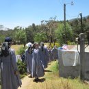 중남미 선교체험 하시는 테클라수녀님, 형제들과 함께 가난한 지역 방문 이미지