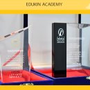 네일아트 손길 이미지