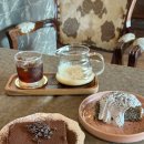 스윗딥 (SWEET DEEP) | 남포동 카페 핸드드립 커피 수제 디저트 맛집 커피네루다 민트초코블랜드 티라미수