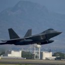 F-22 랩터 스텔스 전투기를 일본에 배치하는 미국 이미지