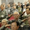 윤석열을 우크라이나 파병 총사령관으로 해서 한동훈은 부사령관으로 김건희는 심리부대 대장으로 태극기 부대, 노인부대, 국힘부대, 탈북부대 이미지