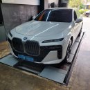 BMW I7 차량의 21인치 순정(OE) 피렐리 P ZERO PZ4 (*) &#34;P NCS&#34; 2554021, 2853521 타이어 인스톨, 송파...