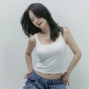속옷 CEO 송지효, 이너웨어 화보로 뽐낸 농염함…배꼽까지 드러냈다 이미지
