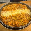 홍대 철판 요리 맛집- 장인닭갈비에서 만난 도심 속 춘천 감성