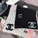 플레이스데어(Place there) | 역시 미니멀룩 장인! 샤넬을 담백하게 소화하는 김고은 파리 사복패션