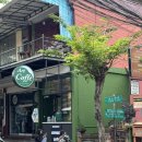 영 food shop | 쿠타 여행 첫 날 | 쿠타 비치에서 서핑하고 낭만 폭발하는 노을 감상하기