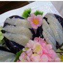 은빛 비치는 돌 이미지