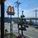 태블릿 PC 활용한 아기자기 동화 일러스트 이미지