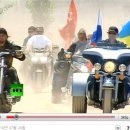 할리데이비슨 타고 있는 러시아 푸틴 총리 이미지