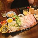 모아래