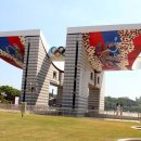 호숫가의 풍경 이미지