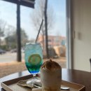 샹그리아 | [밤리단길 카페/백마학원가 카페] 커피앤, 바나나 푸딩과 푸른색 샹그리아 후기