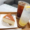 안산 고잔동 디저트가 맛있는 카페 이층에서본거리 고잔로112
