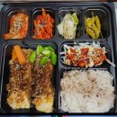 까만찜닭빨간볶닭 이미지