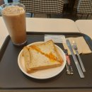 투썸 왔어요 불닭치즈멜트 파니니 먹어요~ 이미지