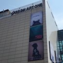 제너머골 세천 | [연극리뷰] 260405낮 정희 관극후기 : 고여있던 슬픔을 헐고 낸 커다란 창, 그 너머의 빛