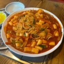 미식일기 - 인천 서구 갓성비 맛집 추천] 정서진 중앙시장 다이소 건물 2층, 양 많고 분위기 좋은...