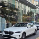 ㈜모터스라인 | BMW 520i Base 알파인 화이트, 모카시트 26년식 출고후기_부산BMW딜러