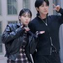 유노핏 | 카리나 유노윤호 코멘터리 블랙 가죽 자켓 썬번프로젝트 프릴 점퍼 정보