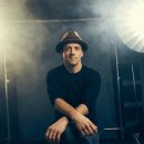 러브 모어 댄(LOVE MORE THAN) 이미지