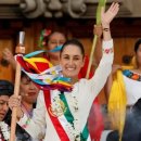 Mexico's first female president vows 'it's time for women' 2 October 2024 이미지