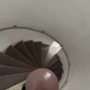 예술조형물(소사대공 | 기억을 품은 공간과 예술의 만남, 민주화운동기념관 전시 <재, 꽃잎, 풀림의 의례>