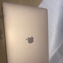 Macbook air 팝니다, 거의 새거예요 $900. 의향잇는분 6479970929에 전화 혹은 메세지 보내주세요 이미지