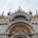베네치아의 산 마르코 성당의 정면을 장식하고 있는 청동의 4마리 말... 이미지