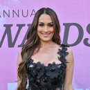 (주)댄싱앤초비엔터테인먼트 | 니키 벨라♥이글스 쿠퍼 디진 열애설 확산… 라커룸 사진 한 장에 팬들 ‘술렁’